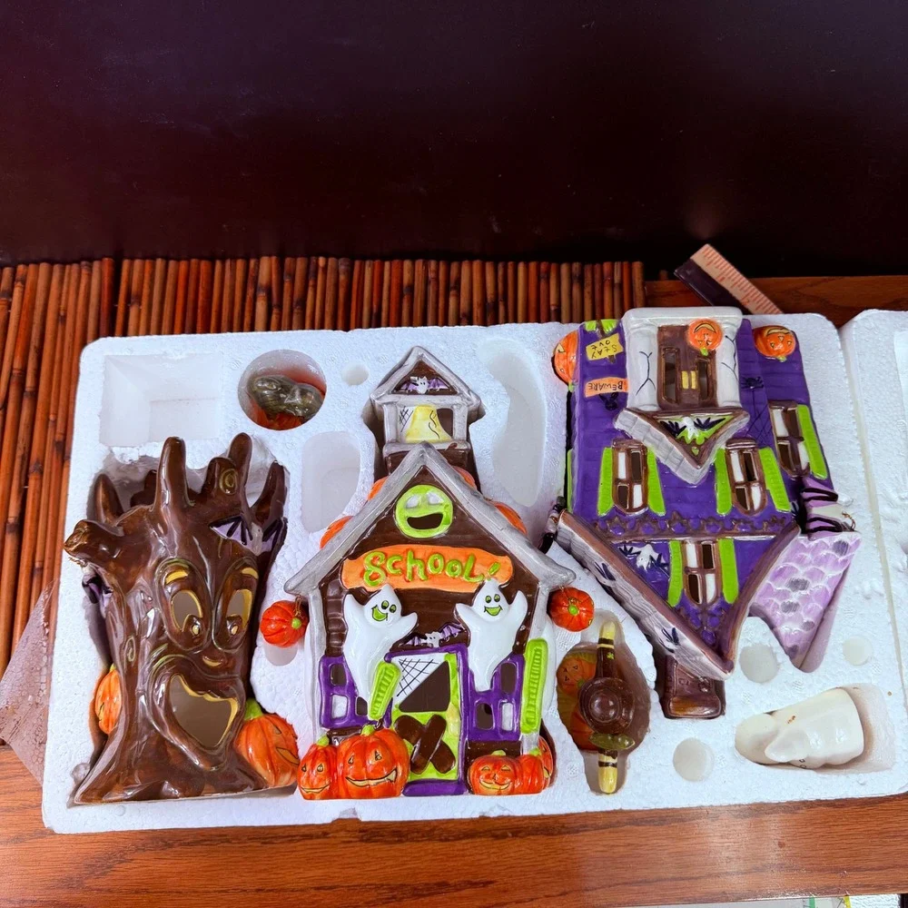 Vintage Halloween Village Set Ceramic JCPenney Haunted House, School 7pc 2003